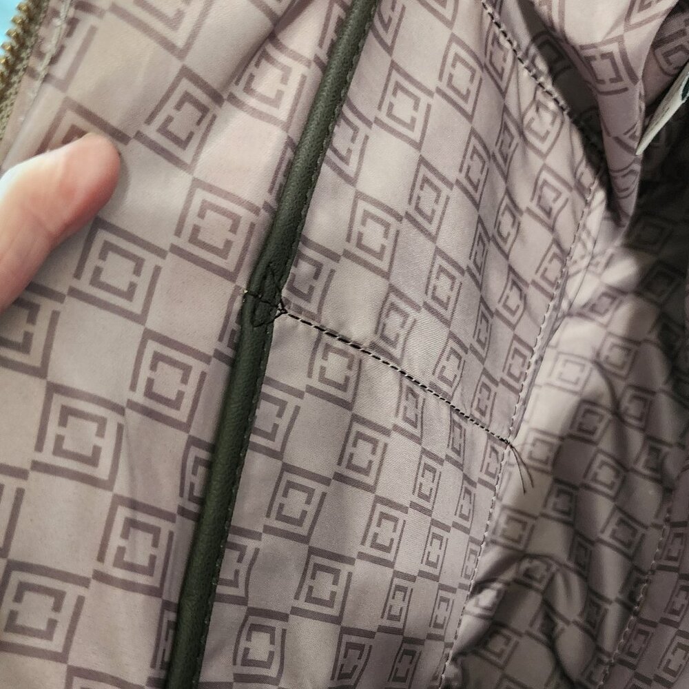 Liz Claiborne Handbag with Shoulder Strap - Picture 5 of 8